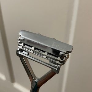 Chrome ORIGINAL Leaf Shave Razor